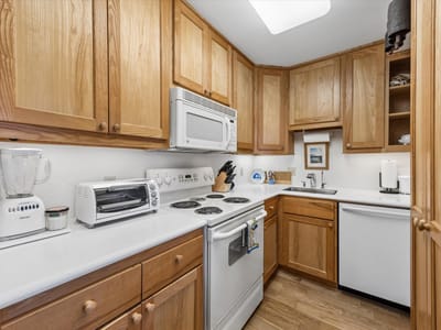 Primary bedroom at 1801 Lavaca St Unit #3M - 2 bed 1 bath home