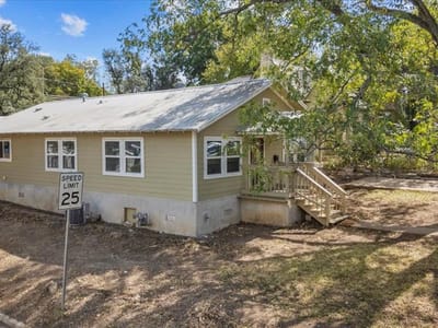 Kitchen at 1801  Travis Heights Blvd - 3 bed 1 bath home