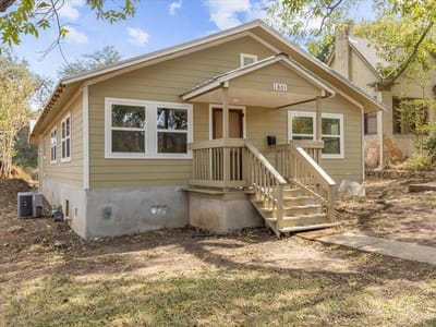 Primary bedroom at 1801  Travis Heights Blvd - 3 bed 1 bath home