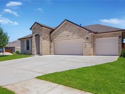Living area at 18021 Civorno DR - 5 bed 3 bath home