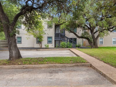 Living area at 1803 Bouldin Ave - Bouldin Oaks 02, Austin, TX