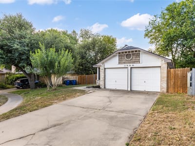 Property photo 4 at 1803 Heatherglen LN - 3 bed 2 bath home