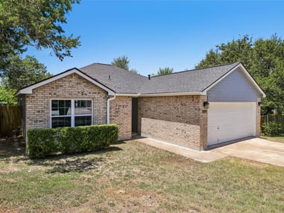 Property photo 2 at 1805 Bent Oak CV - 3 bed 2 bath home