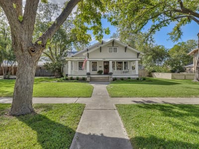 Property photo 3 at 1806 S Main ST - 3 bed 3 bath home