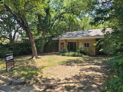 Property photo 3 at 1807 W 38th ST - 3 bed 2 bath home
