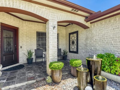 Living area at 1810 Warwick CV - 4 bed 2 bath home