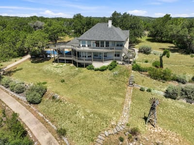 Property photo 4 at 18113 Travis DR - 5 bed 4 bath home