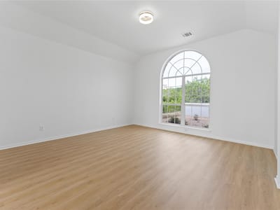 Photo 4 of 28 at 18129 Compass CIR - 3 bed 2 bath home