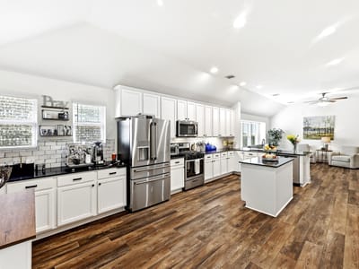 Living area at 1813 Chickasaw RUN - 3 bed 2 bath home