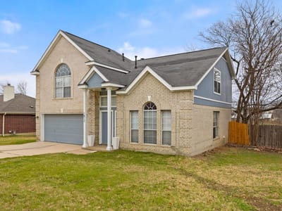 Living area at 1813 Whirlwind TRL - 3 bed 2 bath home