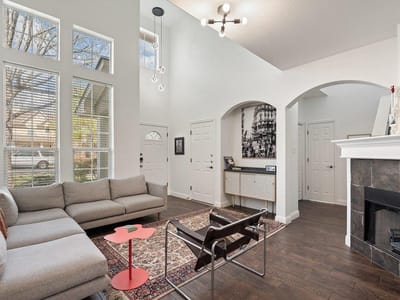 Living area at 1819 Village Oak Ct - 3 bed 2 bath home