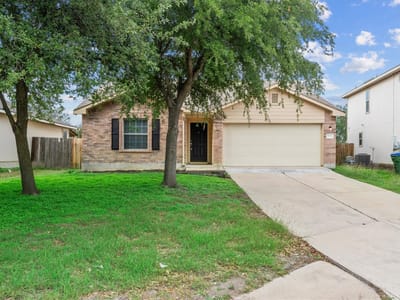 Living area at 18224 Canopy LN - 3 bed 2 bath home