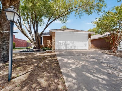 Property photo 2 at 1825 Friars Tale LN - 3 bed 2 bath home