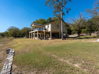 Living area at 1830 & 1834 Flite Acres RD - 4 bed 2 bath home