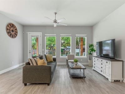 Living area at 184 Granite Rd - 3 bed 2 bath home