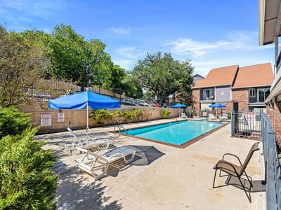 Property photo 3 at 1840 Burton DR Unit #172 - 1 bed 1 bath home