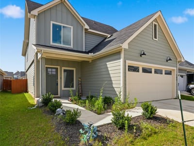 Property photo 2 at 185 Gerasa DR - 4 bed 3 bath home