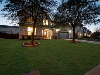 Living area at 185 Hometown Pkwy - 5 bed 3 bath home
