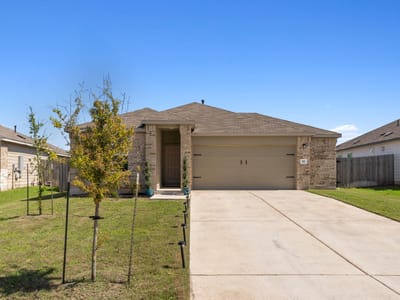 Property photo 4 at 185 Silver Springs BND - 3 bed 2 bath home