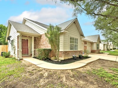 Living area at 186 Prairie Springs Loop - 3 bed 2 bath home