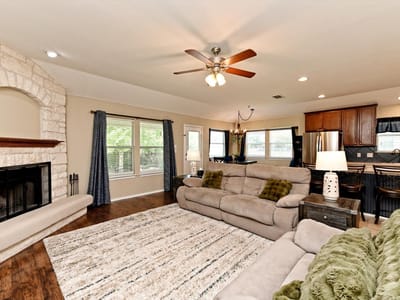 Kitchen at 18608 Royal Pointe DR - 3 bed 2 bath home