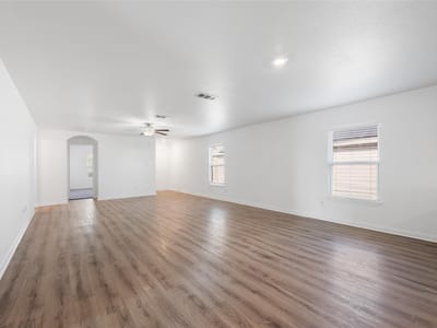 Property photo 5 at 18616 Speculator LN - 4 bed 2 bath home