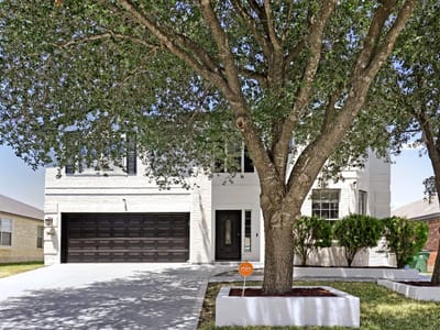Property photo 2 at 18652 E Dry Pond DR - 4 bed 2 bath home