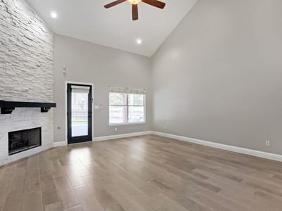 Property photo 4 at 18652 E Dry Pond DR - 4 bed 2 bath home