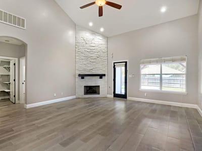 Property photo 5 at 18652 E Dry Pond DR - 4 bed 2 bath home