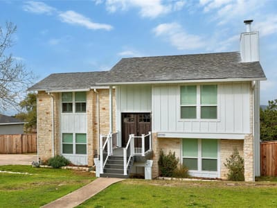 Photo 2 of 33 at 18908 Kelly DR - 3 bed 2 bath home