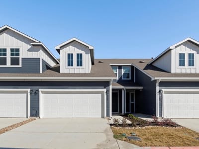 Living area at 18909 Schultz LN Unit #1002 - 3 bed 2 bath home