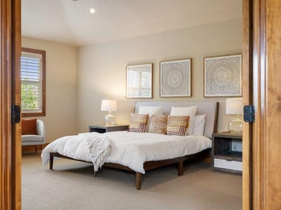 Living area at 19 Chandon LN - 3 bed 3 bath home