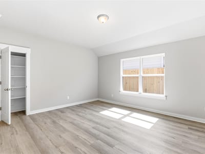 Photo 5 of 23 at 190 Mustang BND - 4 bed 2 bath home