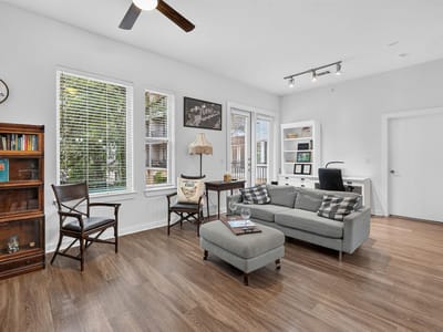 Photo 3 - 1900 Barton Springs RD Unit #2047 Photo 3 of 40 at 1900 Barton Springs RD Unit #2047 - 1 bed 1 bath home