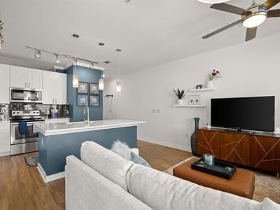 Property photo 4 at 1900 Barton Springs RD Unit #3038 - 1 bed 1 bath home