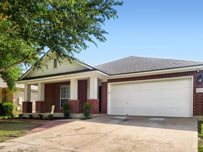 Living area at 19009 Leigh LN - 3 bed 2 bath home