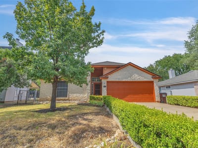 Property photo 2 at 1902 Hollow Tree BLVD - 4 bed 2 bath home