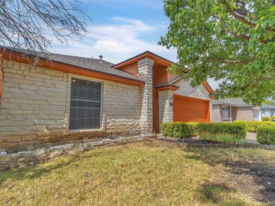Property photo 3 at 1902 Hollow Tree BLVD - 4 bed 2 bath home