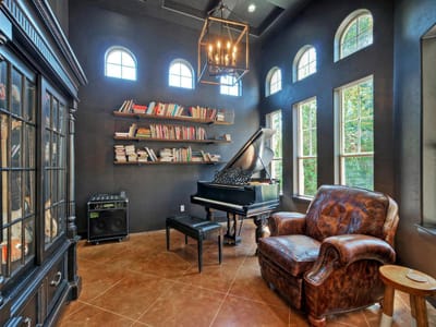 Property photo 3 at 1902 Lakeway BLVD - 4 bed 3 bath home
