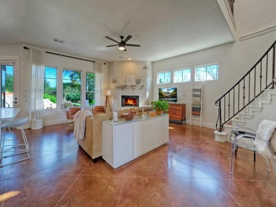 Property photo 4 at 1902 Lakeway BLVD - 4 bed 3 bath home