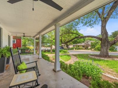 Living area at 1904 Schulle Ave - 4 bed 4 bath home