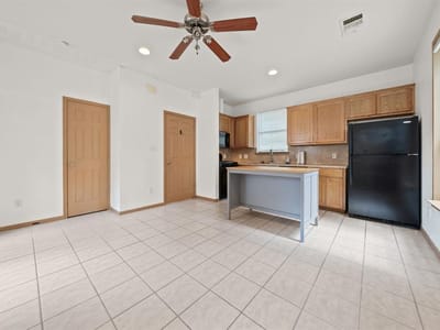 Living area at 1906 B Garden St Unit #B - 2 bed 1 bath home