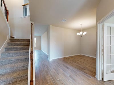 Photo 3 of 37 at 1907 Emery Ave - 5 bed 3 bath home