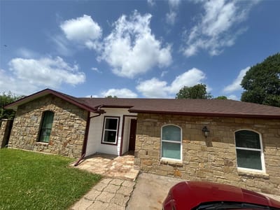 Primary bedroom at 1909 Heathwood CIR - 4 bed 2 bath home