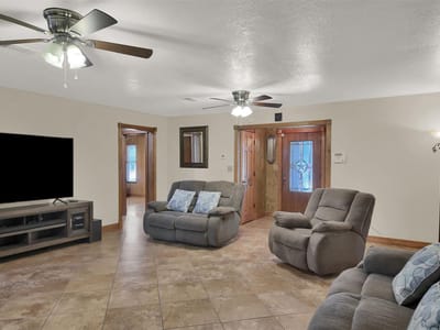 Photo 3 of 29 at 191 Jordan LN - 5 bed 2 bath home