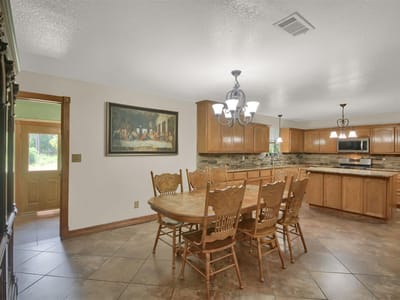 Photo 5 of 29 at 191 Jordan LN - 5 bed 2 bath home