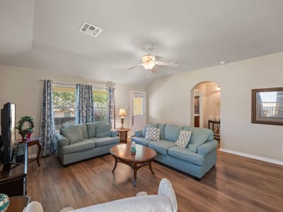 Photo 5 of 26 at 191 Lavender LN - 3 bed 2 bath home