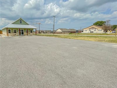 Bathroom at 191 Town Center BLVD - Jarrell Town Center Ph 1, Jarrell, TX