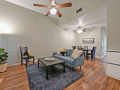 Living area - 1910 Robbins Pl Unit #303 Living area at 1910 Robbins Pl Unit #303 - 2 bed 2 bath home