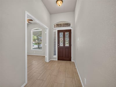 Living area at 1916 Golden Arrow Ave - 4 bed 2 bath home